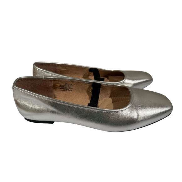 Old Navy Silver Ballet Flats Size 8 - Picture 1 of 8